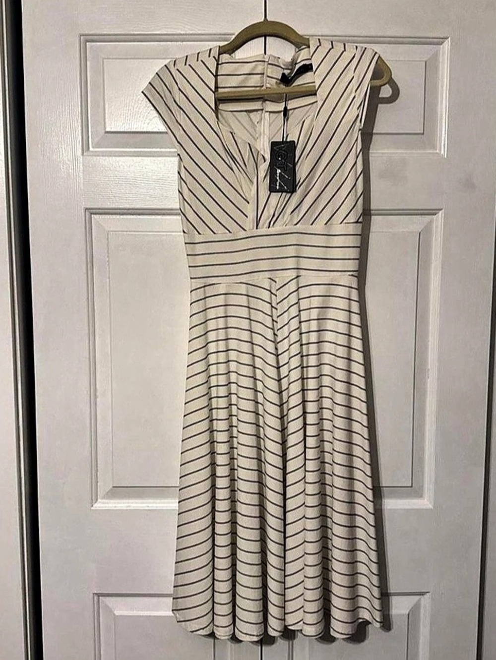 Gowntown in White & Blue Size Medium NWT
